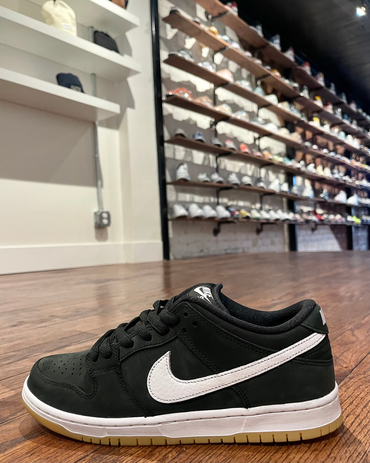 dunk low black gum