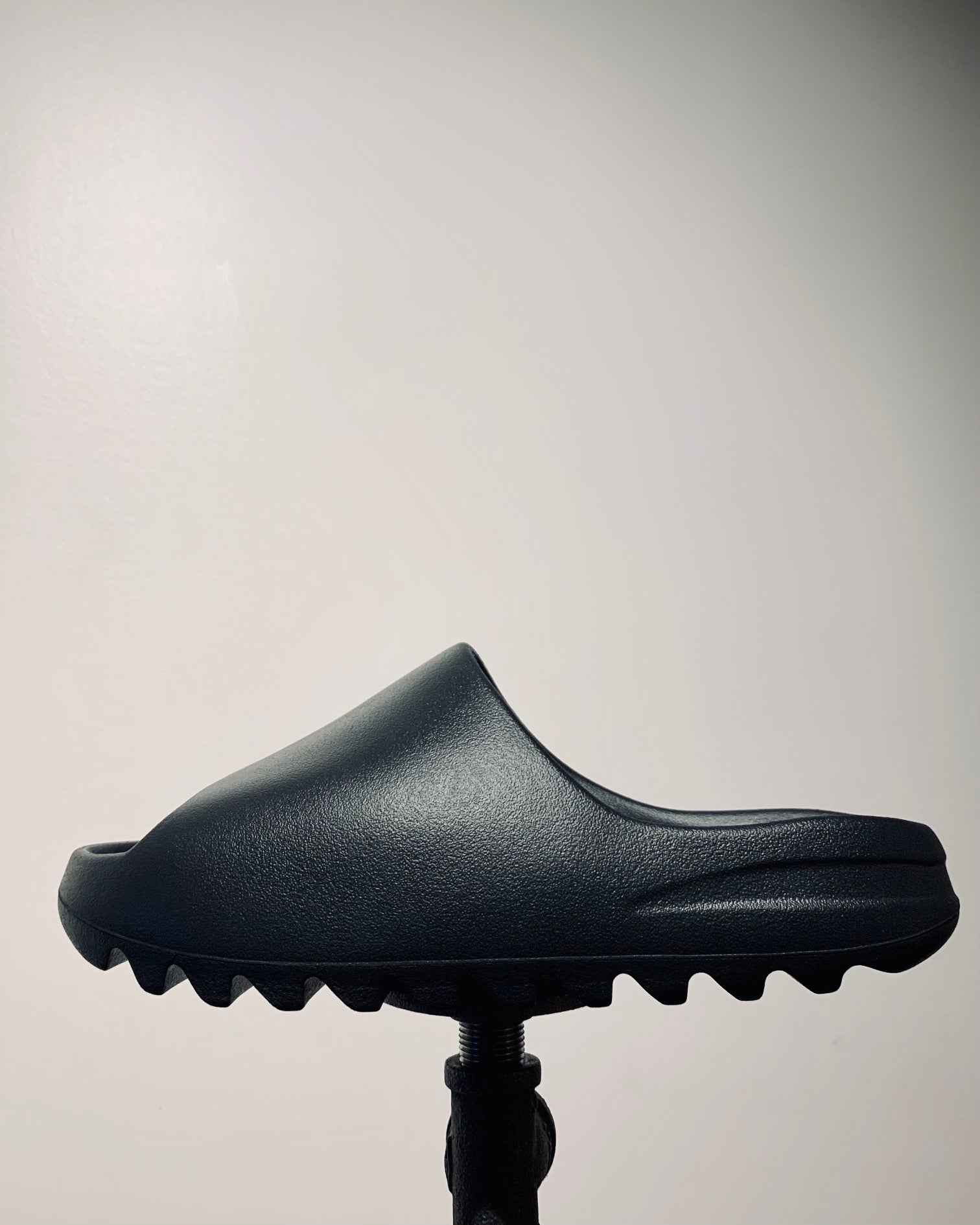 Yeezy Slides Onyx | ALL DAY Yeezy Slides Onyx | ALL DAY